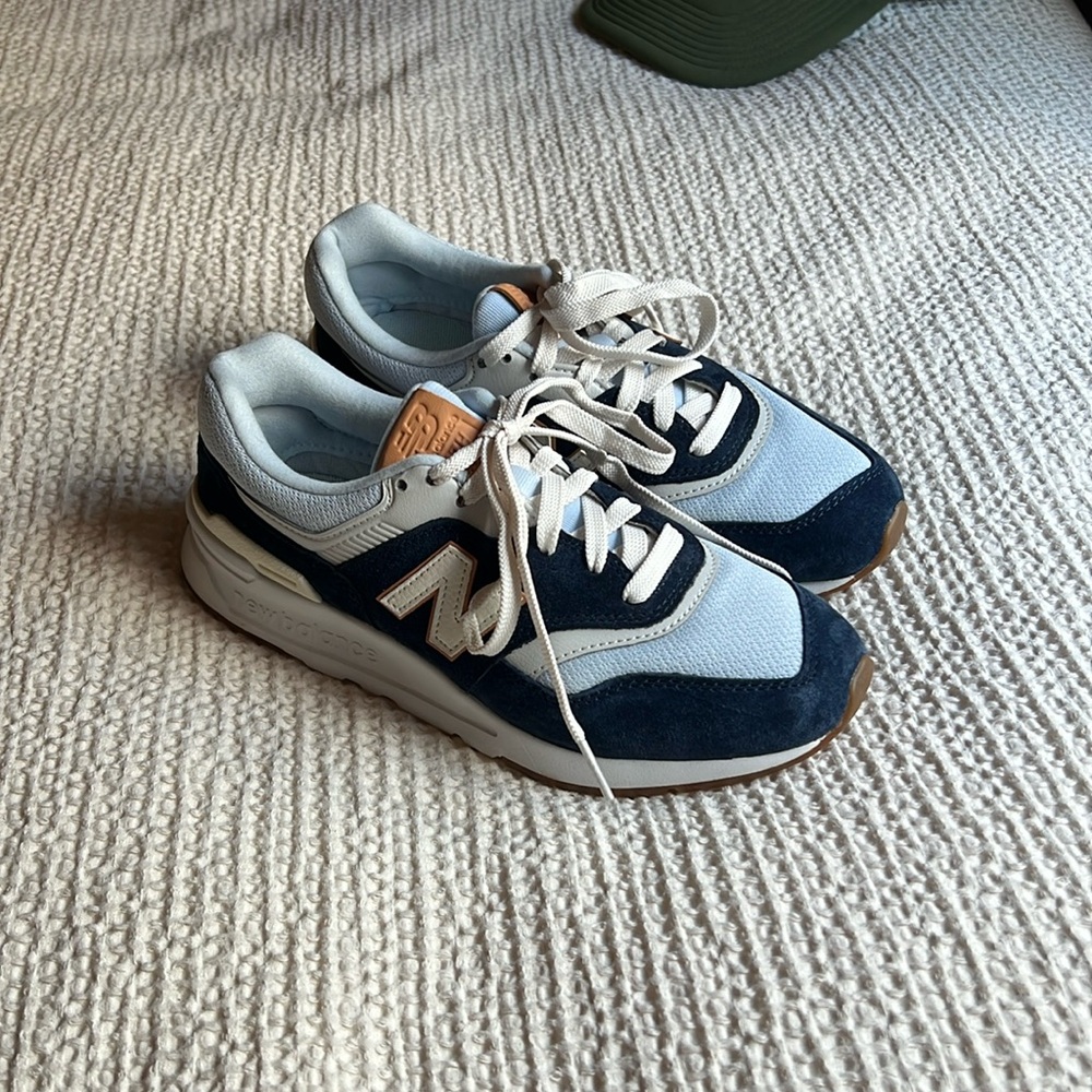 Women’s new balance 997H